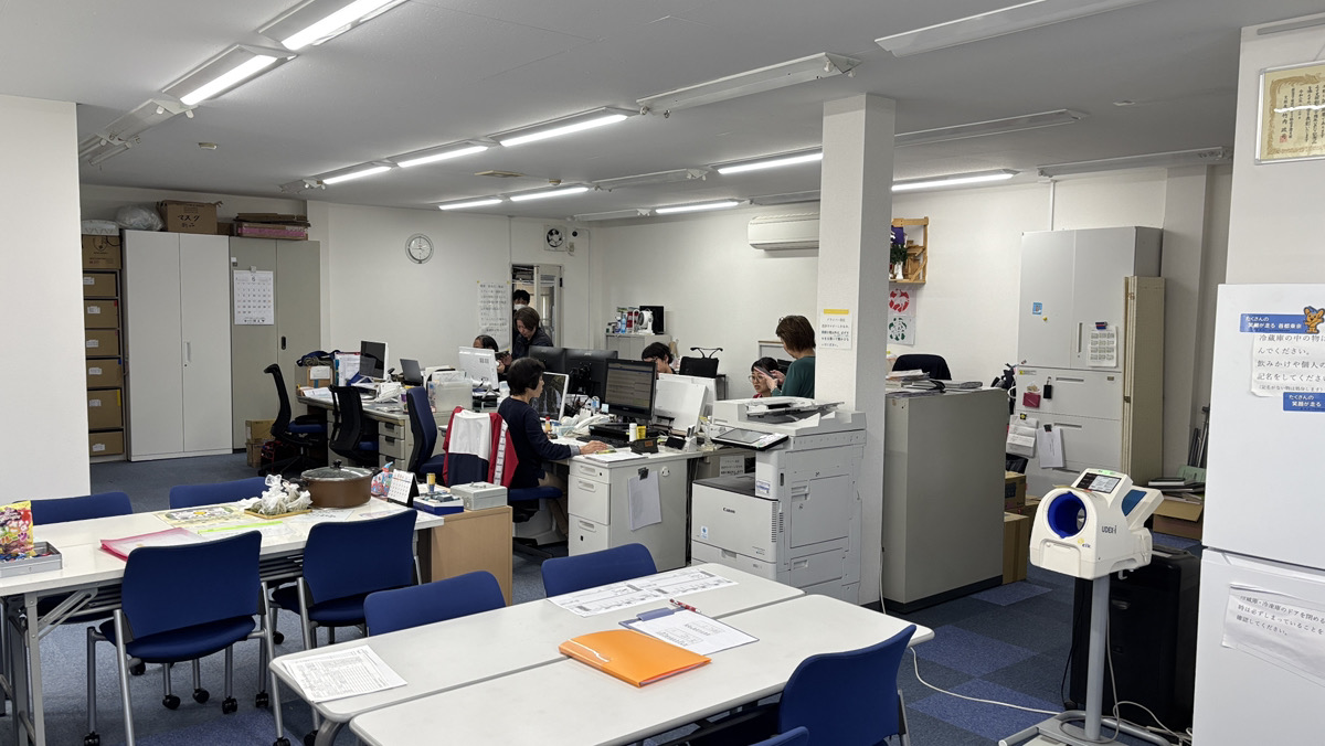 明るくアットホームな事務所